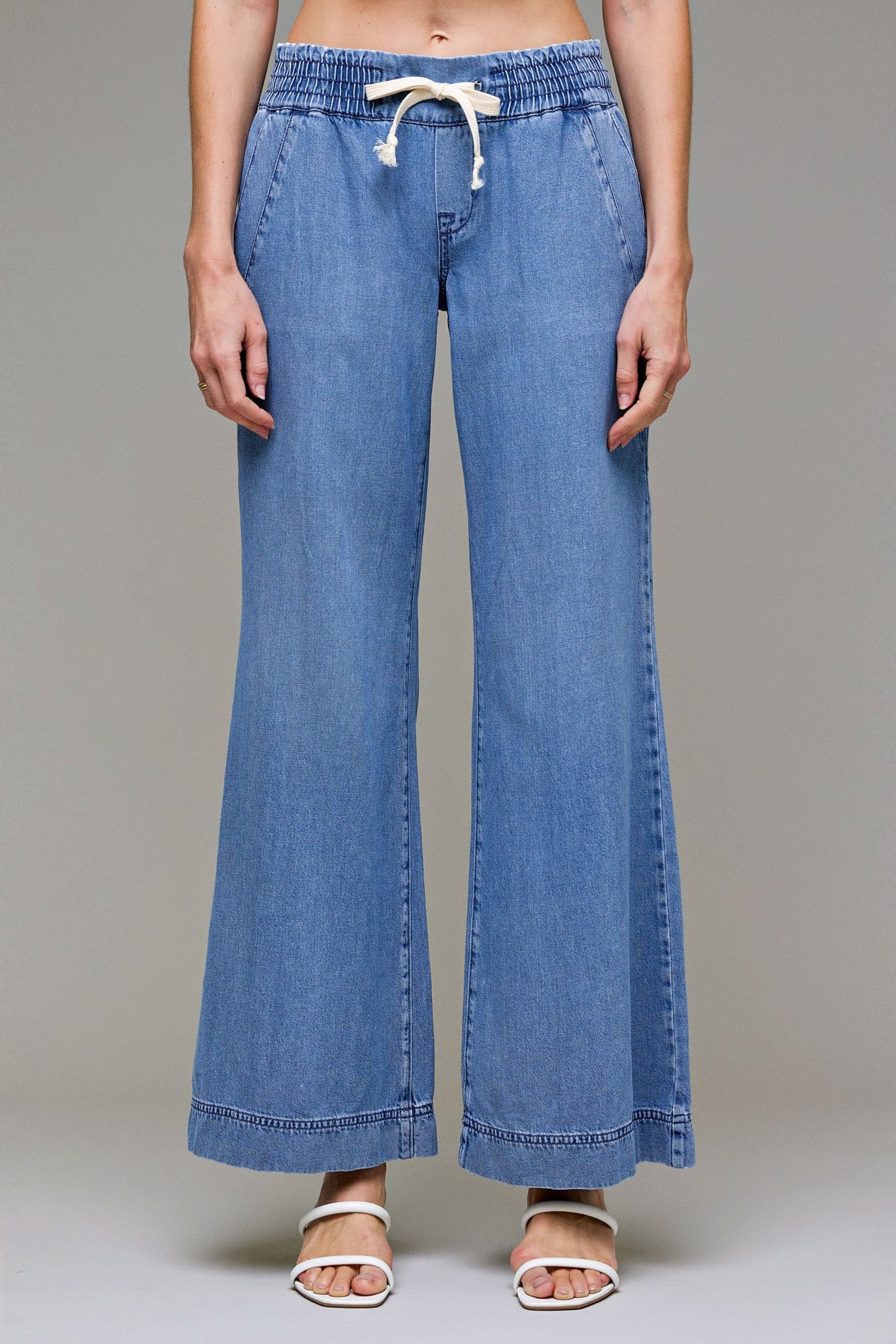 Pull-On Wide Leg Jeans