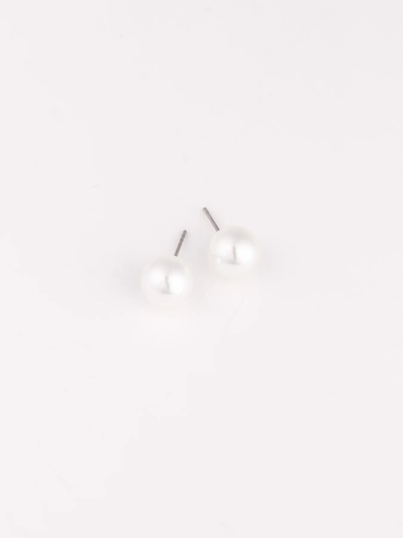 Hogan Medium Pearl Stud Earrings