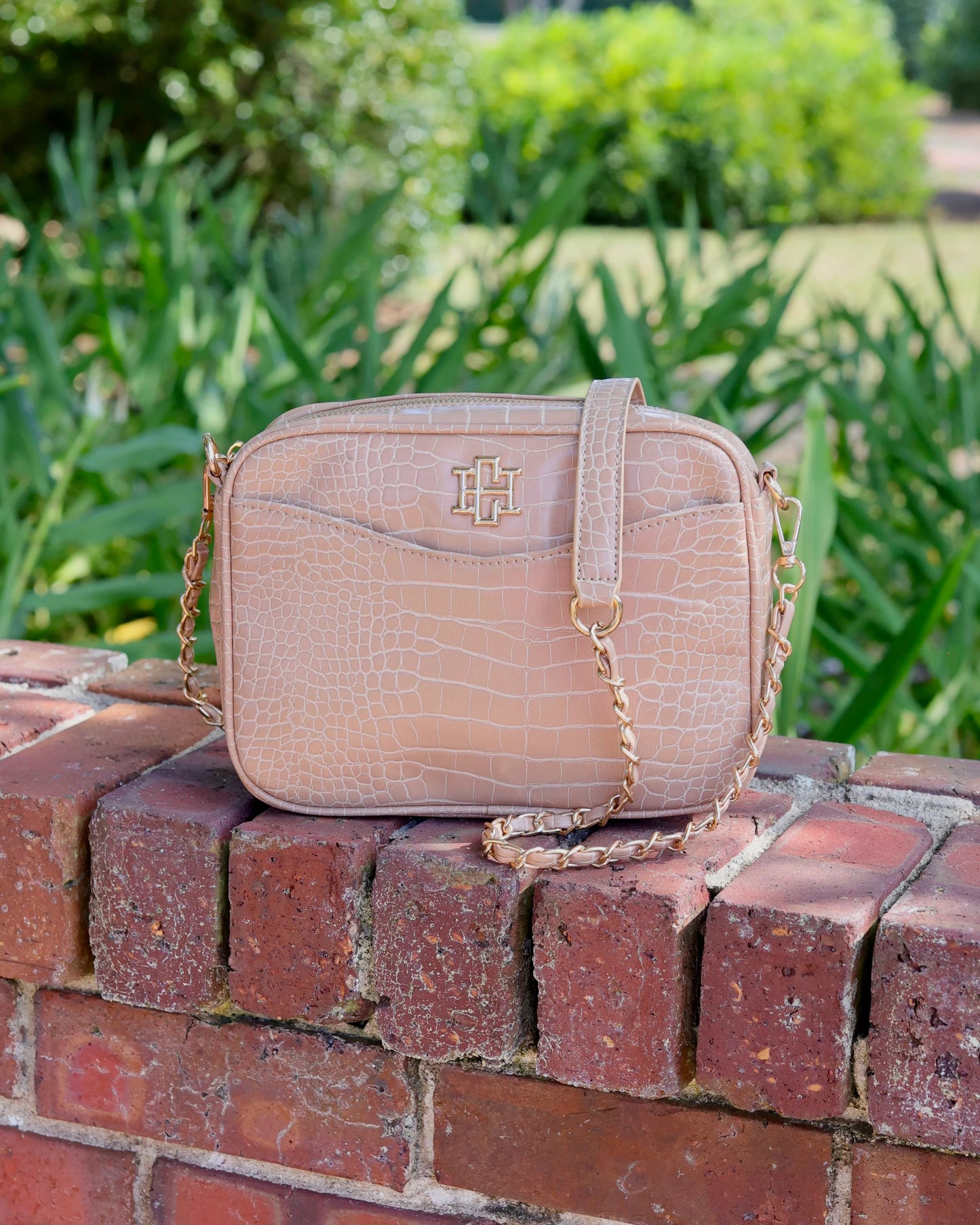 crossbody, purse, Caroline hill, trending purse