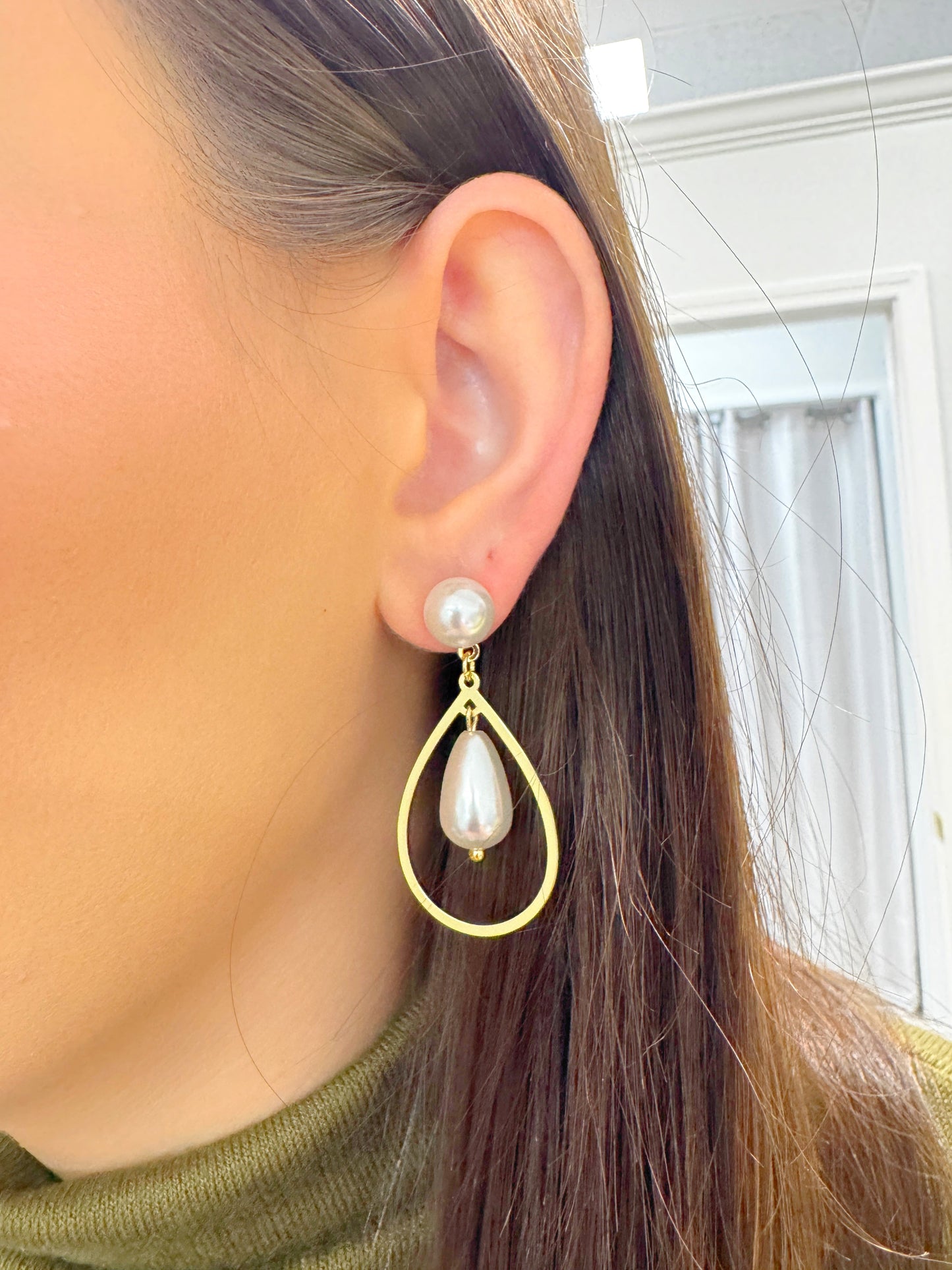 gold earring, gold dangle earrings, pearl earrings, gold and pearl earrings