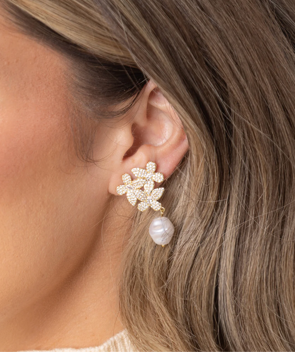 Gold earrings, niña earrings, floral earrings, pearl earrings, stoned earrings, mixed earrings, fancy earrings