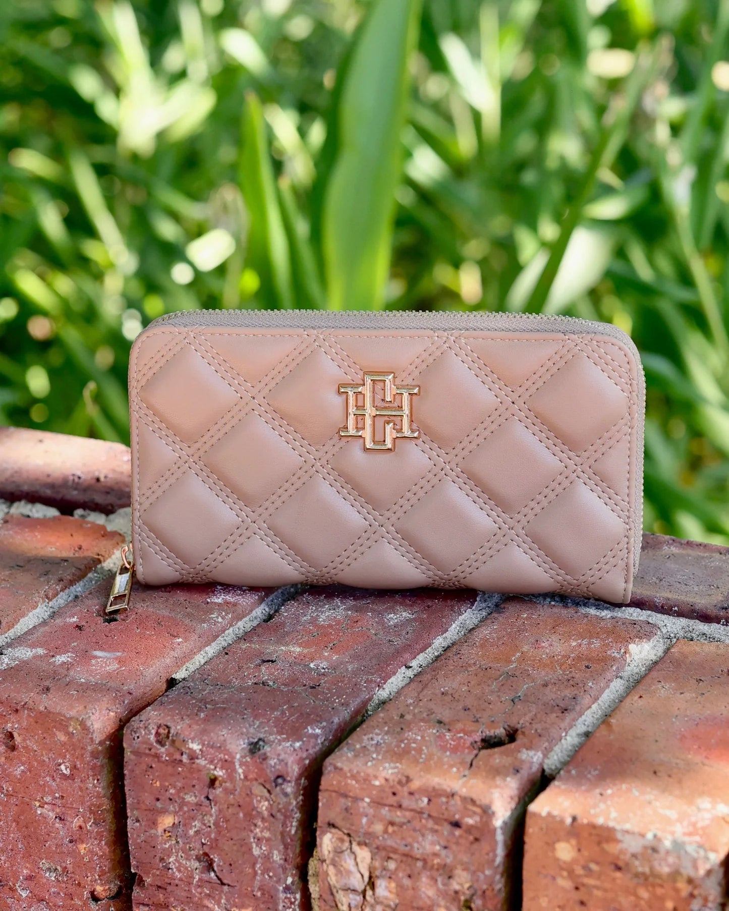 wallet, women's wallet, textured wallet, classy wallet