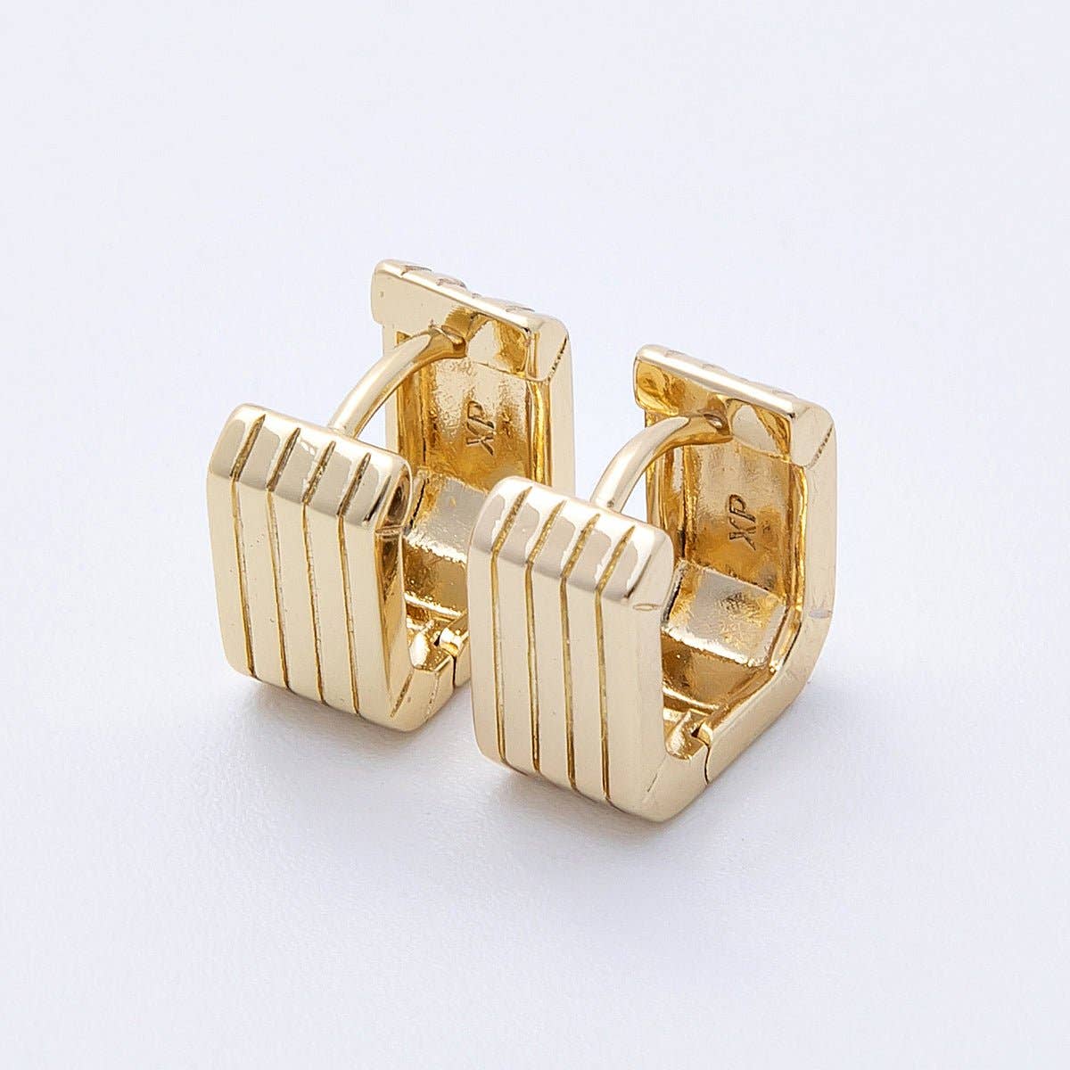 Ribbed Square Earrings