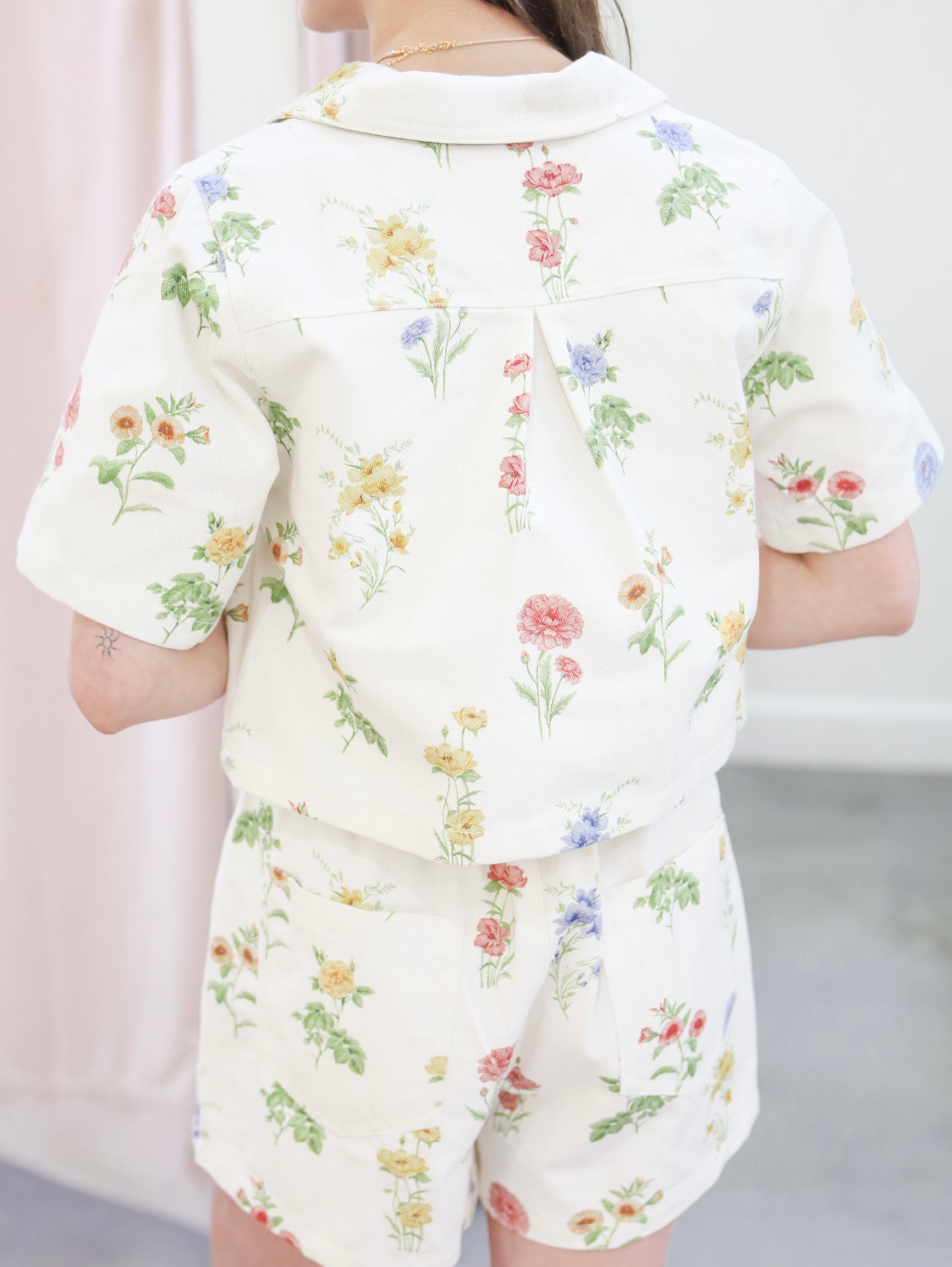 Anna Floral Cropped Collared Top