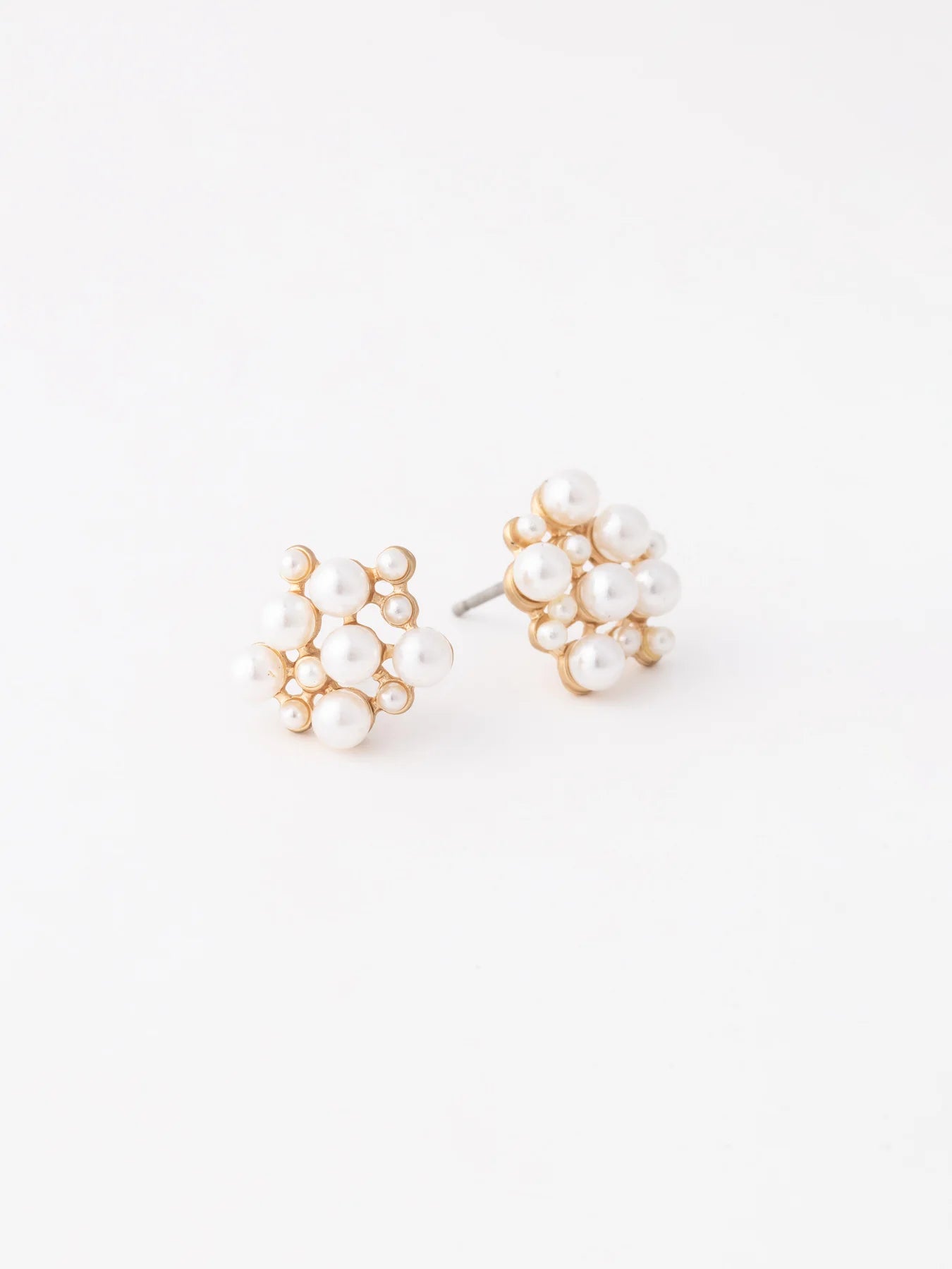 Laura Pearl Stud Earrings