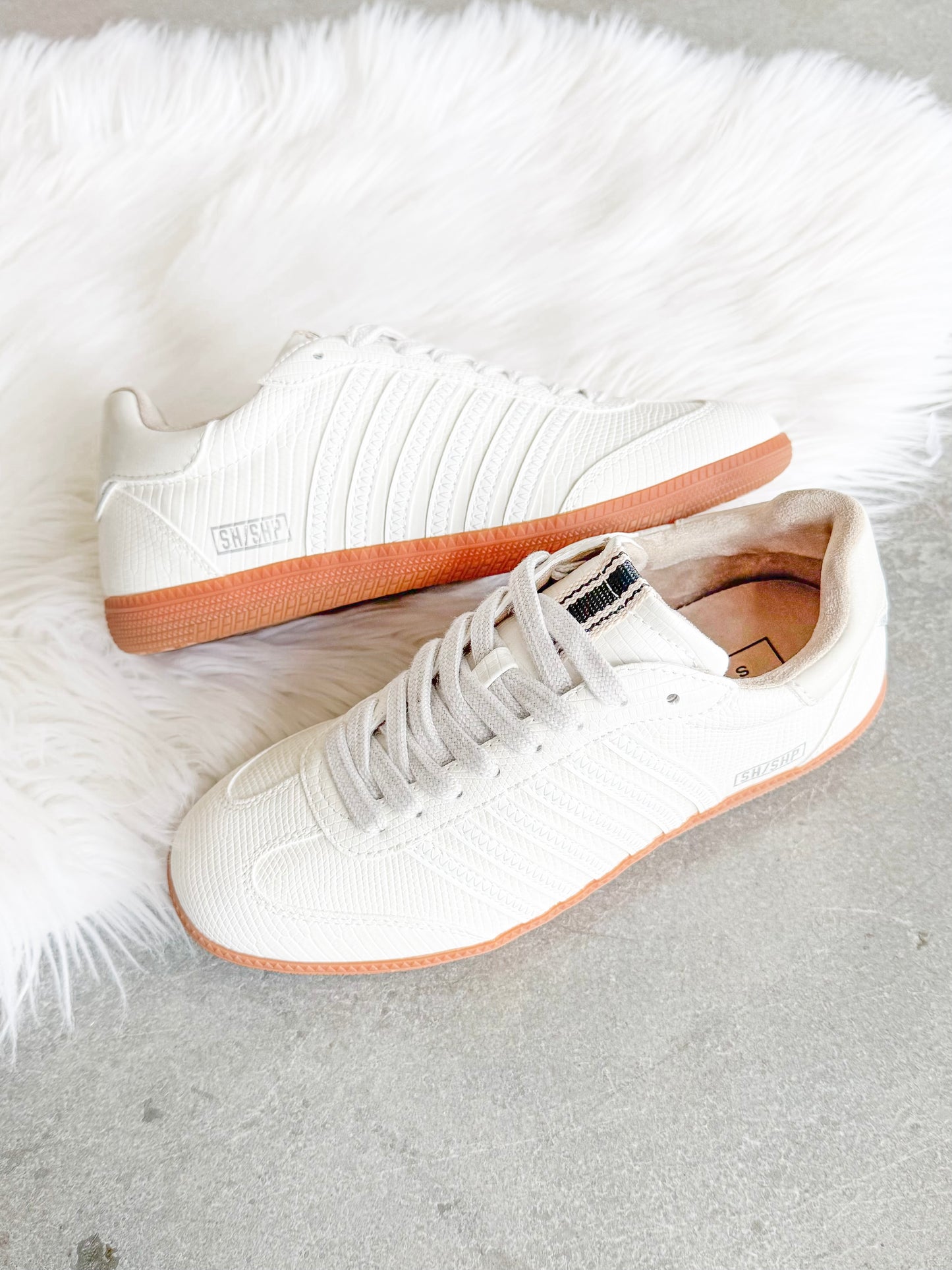 Stevie Sneakers