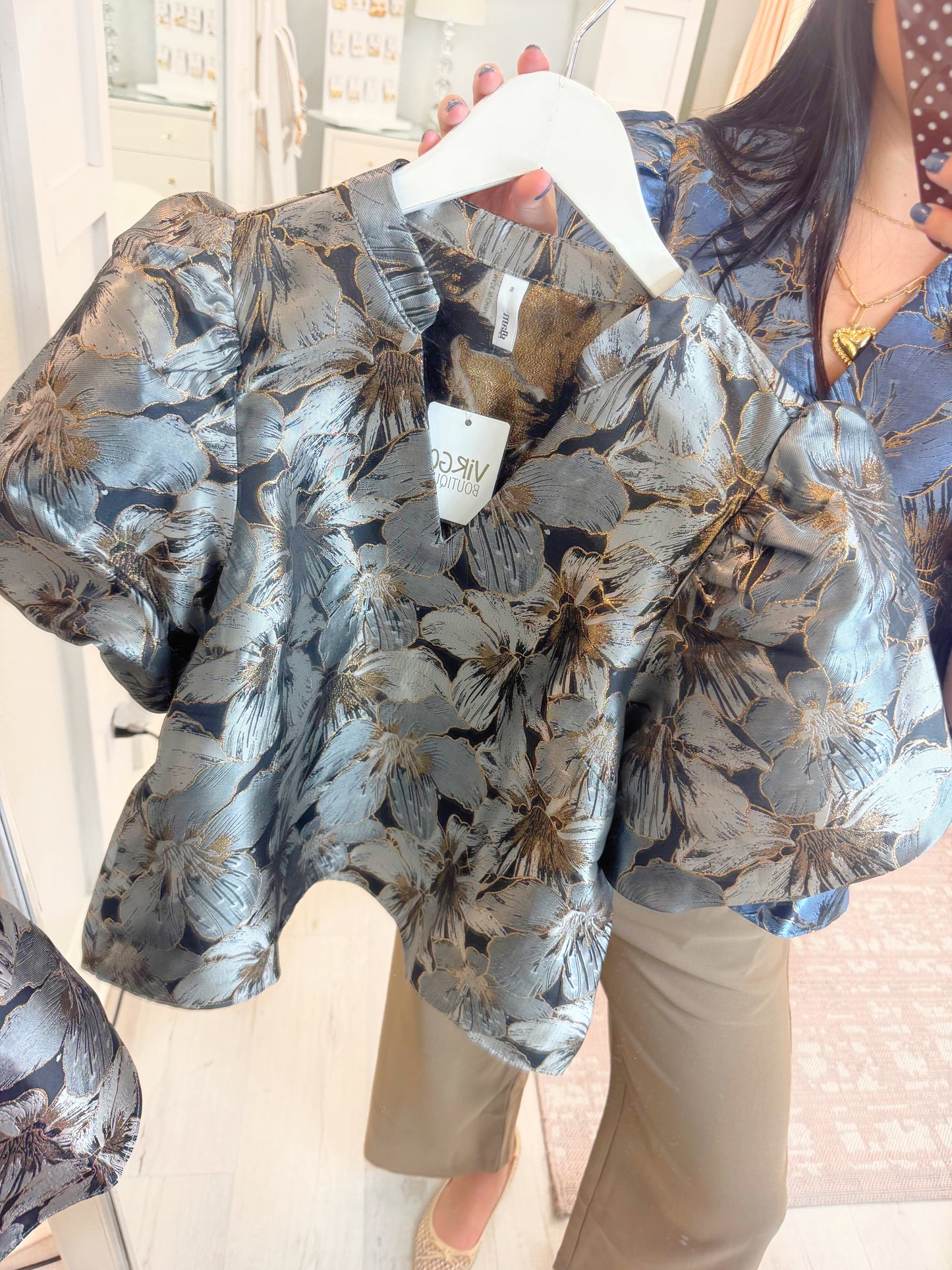 puff sleeve top, floral puff sleeve top, short sleeve puff sleeve top, floral top, bold floral puff sleeve top, classy top, dressy top