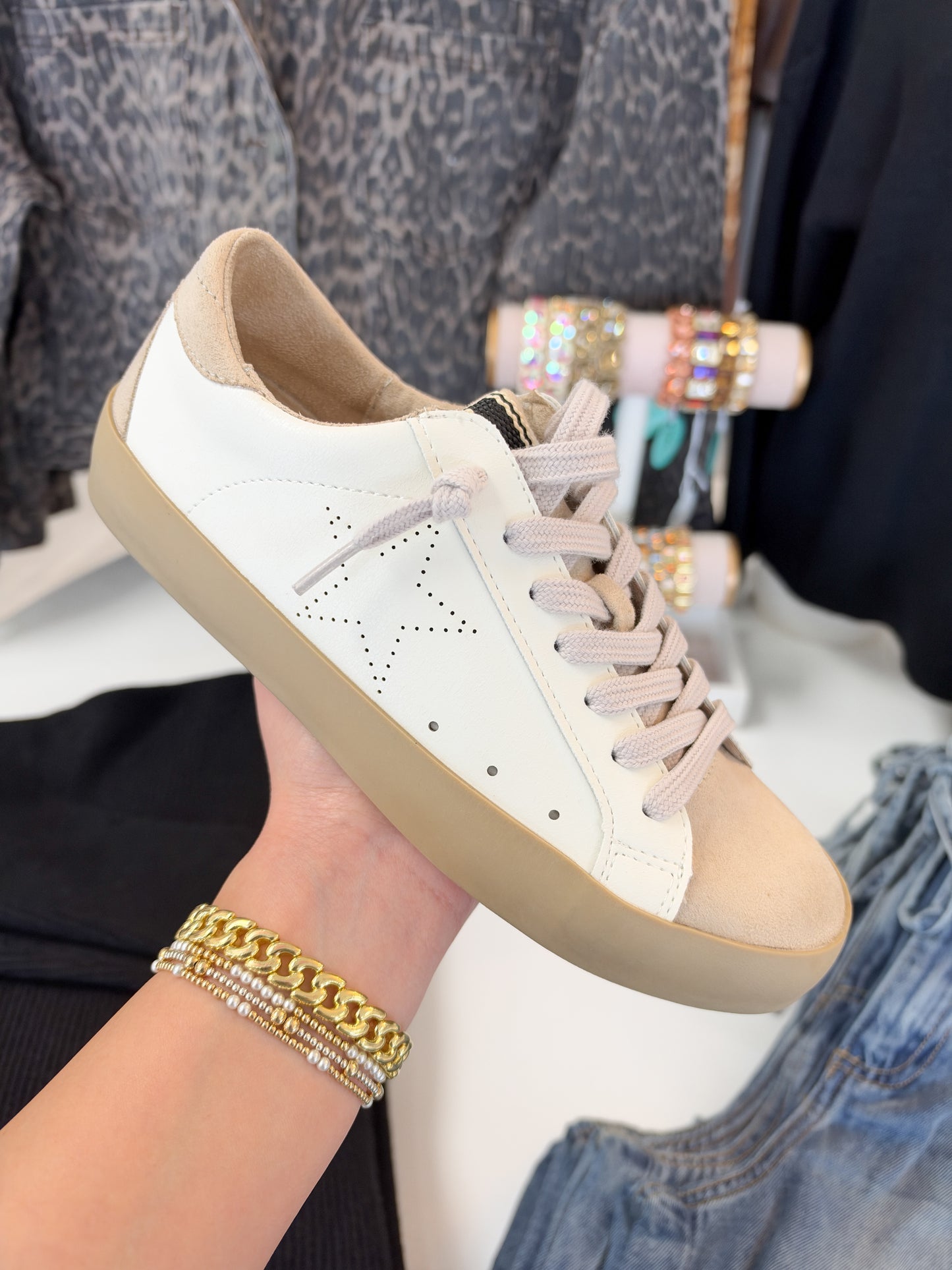 Mia Sneakers
