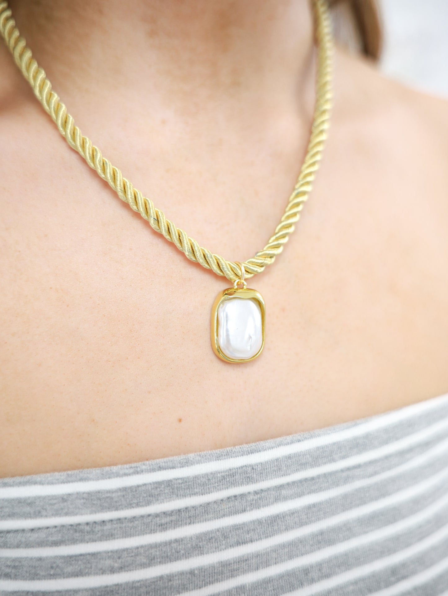 Rectangle Pearl Rope Necklace