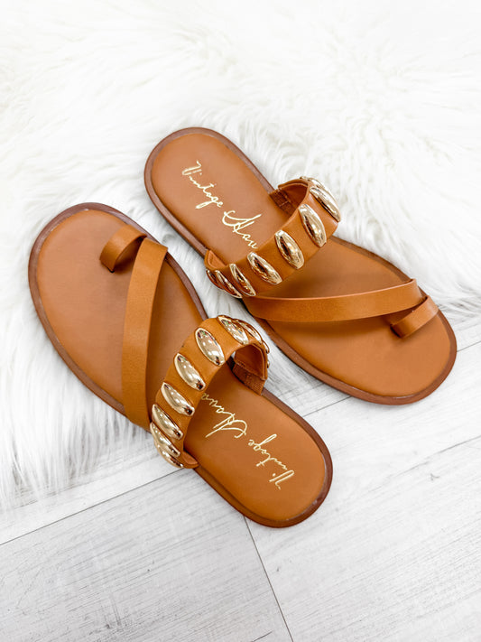 Shelled Toe Loop Sandal