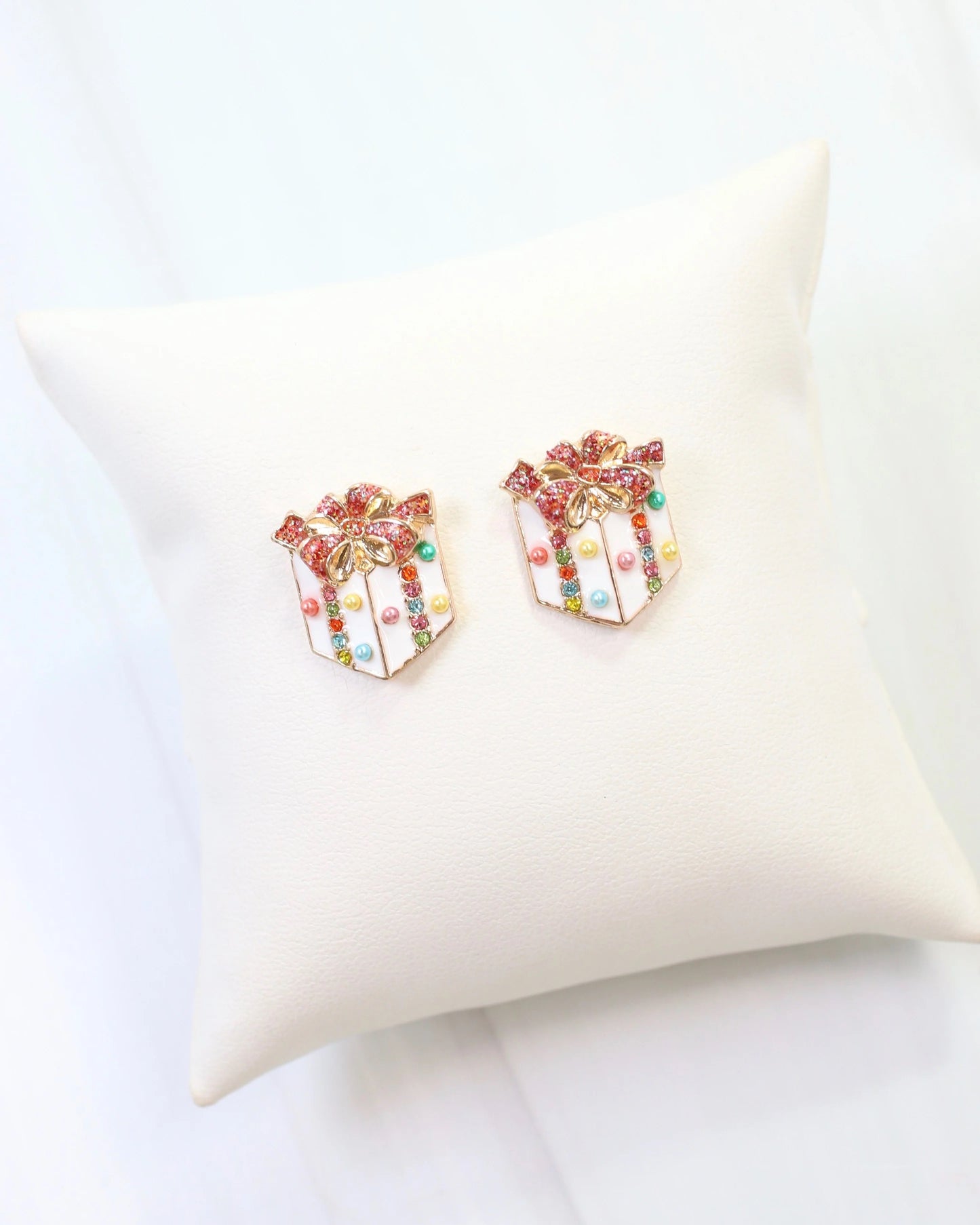 Pretty Present Stud Earring
