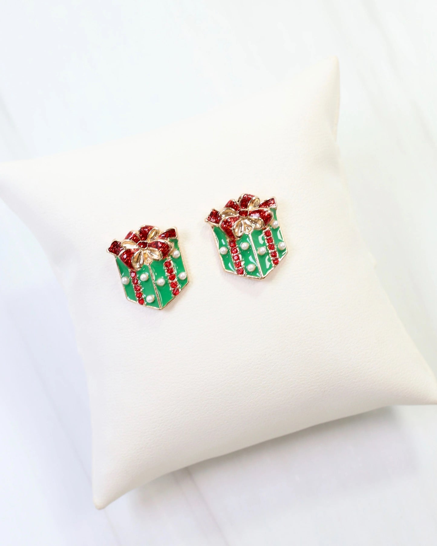 Pretty Present Stud Earring