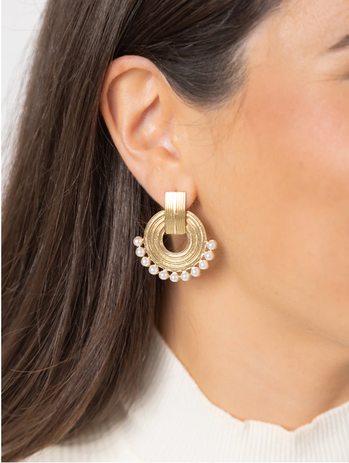 Jewelry, Earrings, Gold Earrings, Gold Jewelry, Pearl earrings, circle earrings, dressy earrings, gold dressy earrings