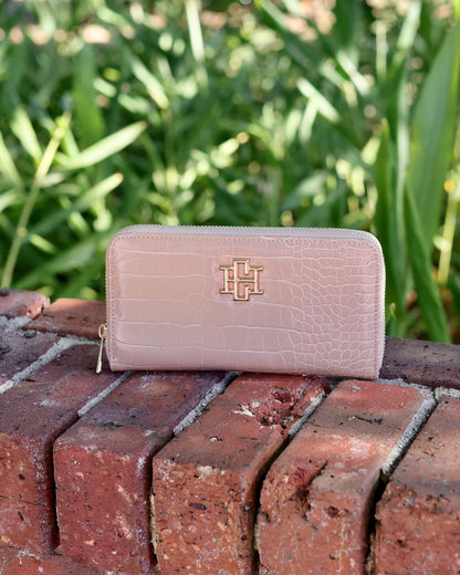 wallet, women's wallet, textured wallet, classy wallet