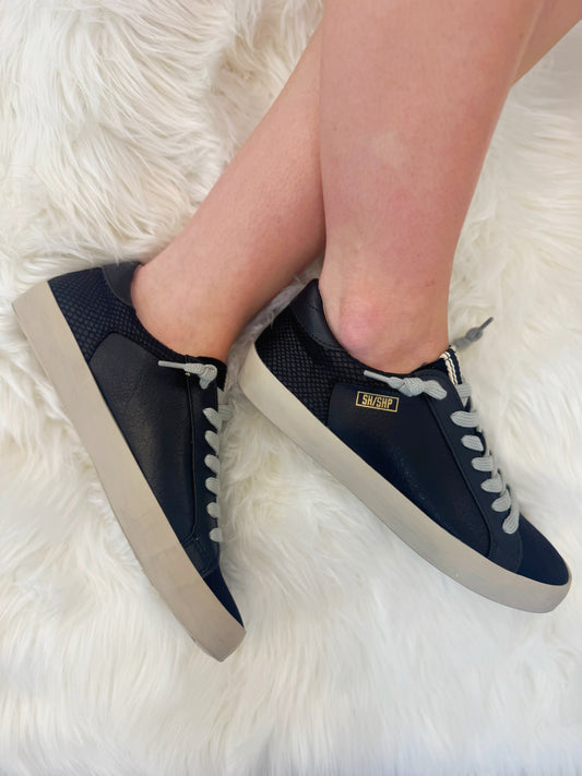 black sneakers, shu shop sneakers, sneakers, everyday shoes