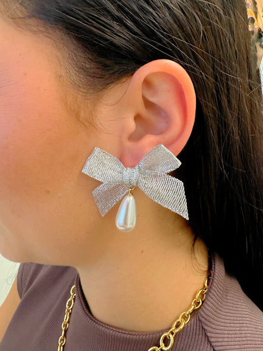 rIBBON bOW STUD
Bow earring
Peal earring
Silver earring