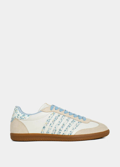 Stevie Sneakers