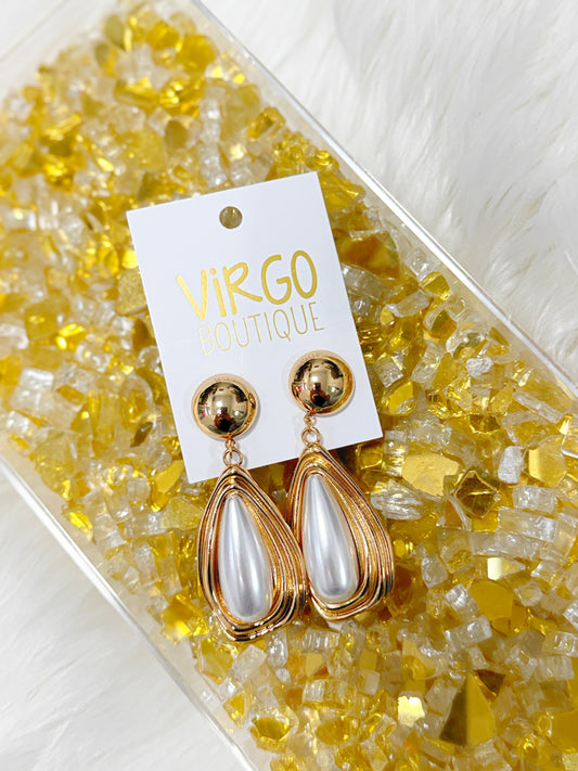 gold earrings, pearl earrings, statement earrings, fancy earrings