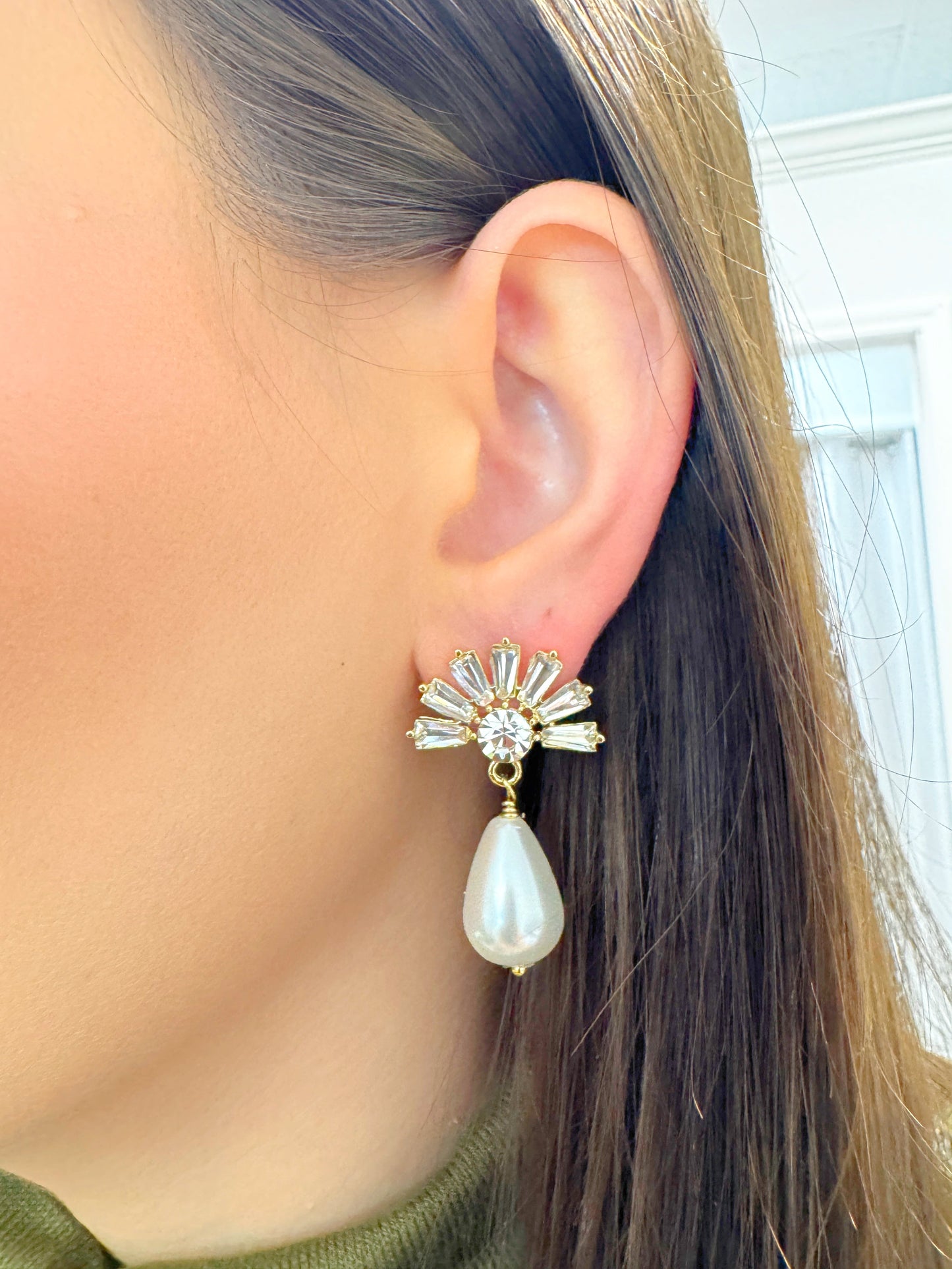 Pearl earrings, pearl dangle earrings, rhinestone earrings, stoned earrings, pearl stoned earrings