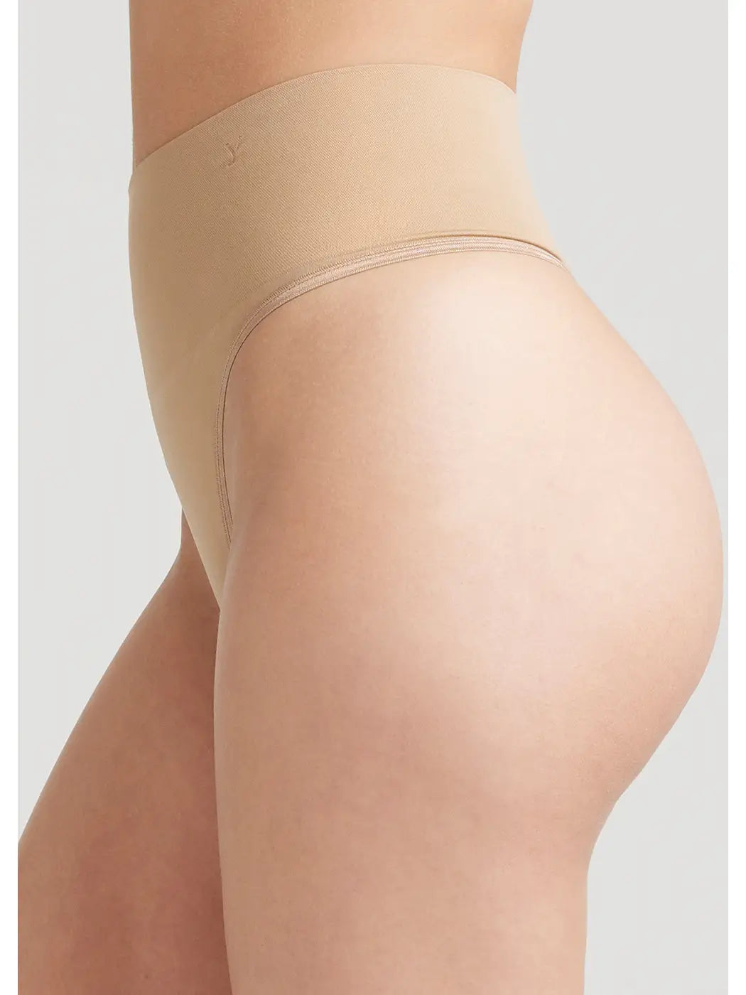 Ultralight Seamless Shaping Thong